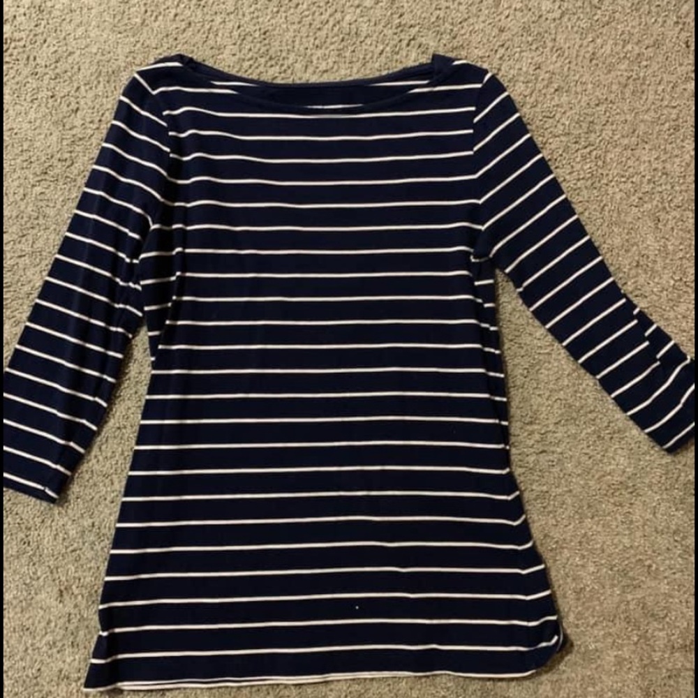 Cute striped top!